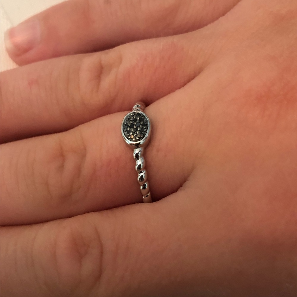 Elegant Silver and Black Women's Ring